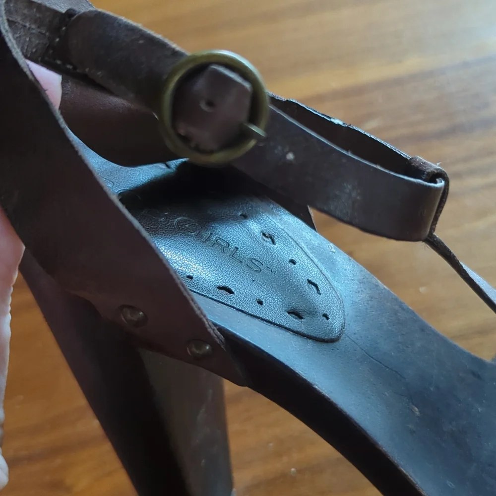 BCBGirls Shoes Wooden T-strap Block Heel Size 7 1/2 - Picture 9 of 9